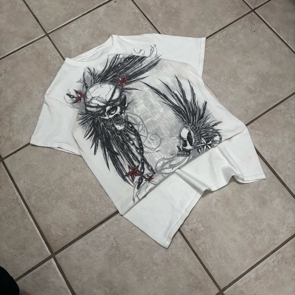 Vintage 2000s black and white Affliction style y2k grunge skater emo tee